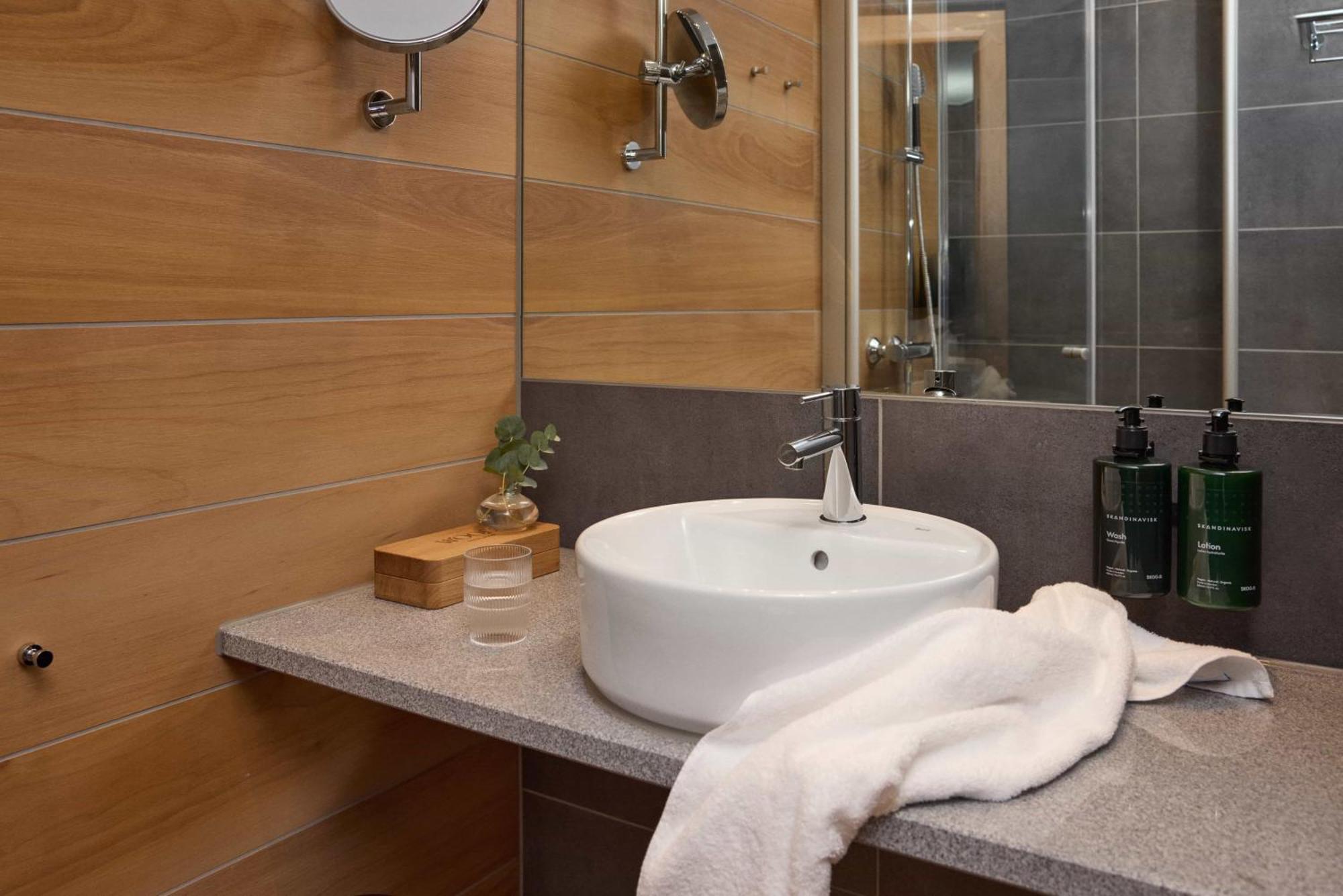Wood Hotel Bodo Phòng bức ảnh